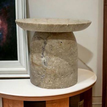 A decorative masterpiece of Traventino marble, 13 x 15 x 15 cm