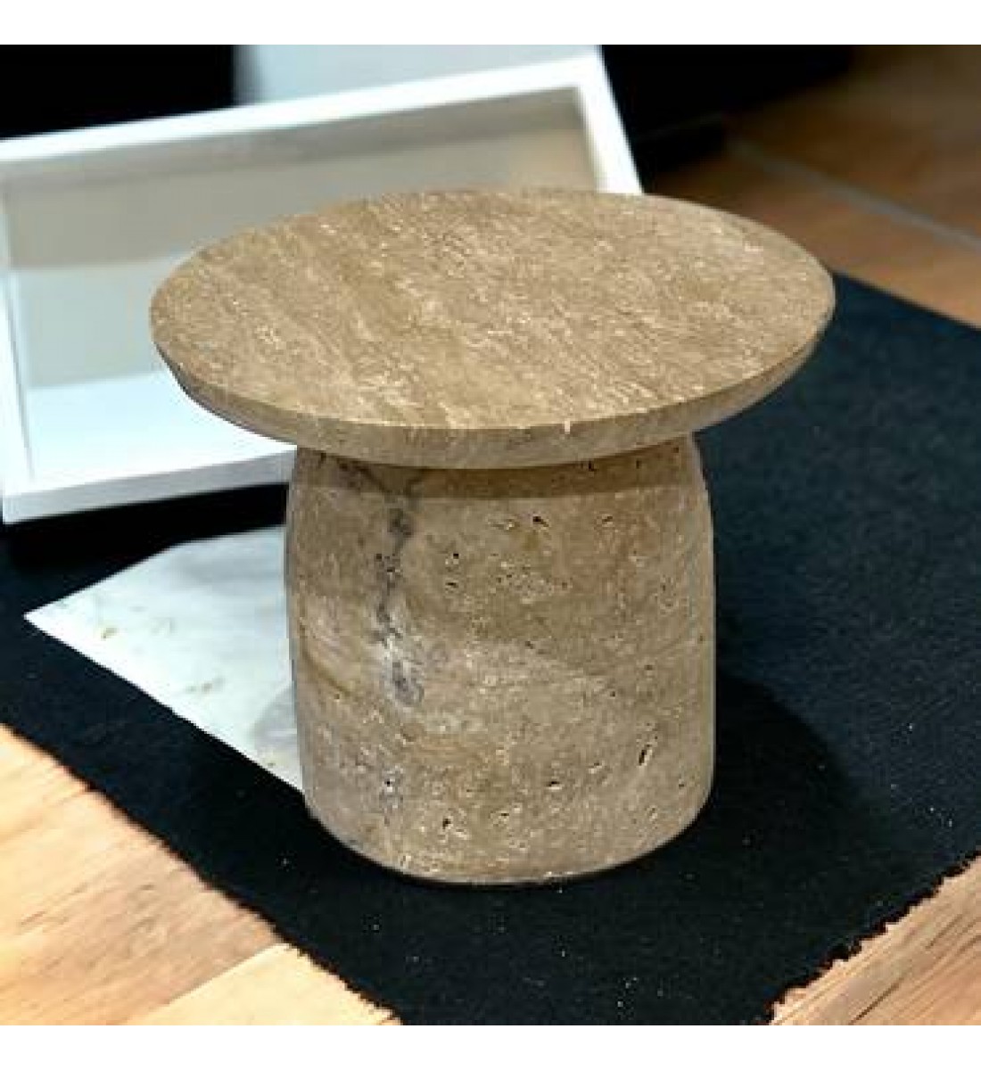 A decorative masterpiece of Traventino marble, 13 x 15 x 15 cm