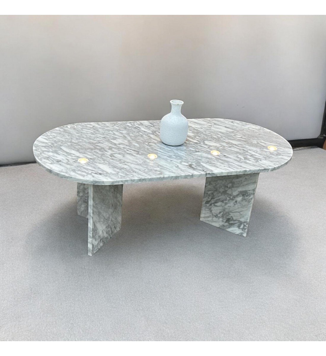 Italian marble tea table, 120 x 60 x 45 cm
