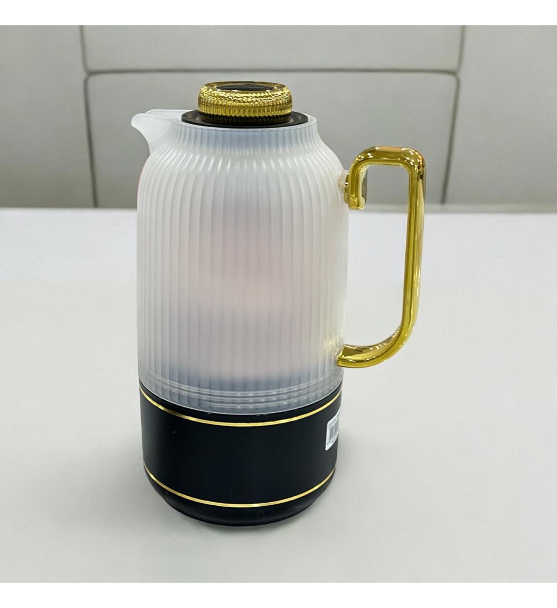 Single transparent thermos, black and gold, 1 liter
