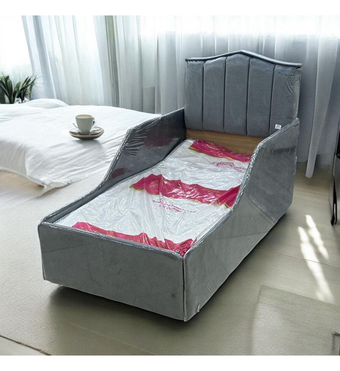 Bed with mattress, length 170 cm, width 84 cm, height 100 cm