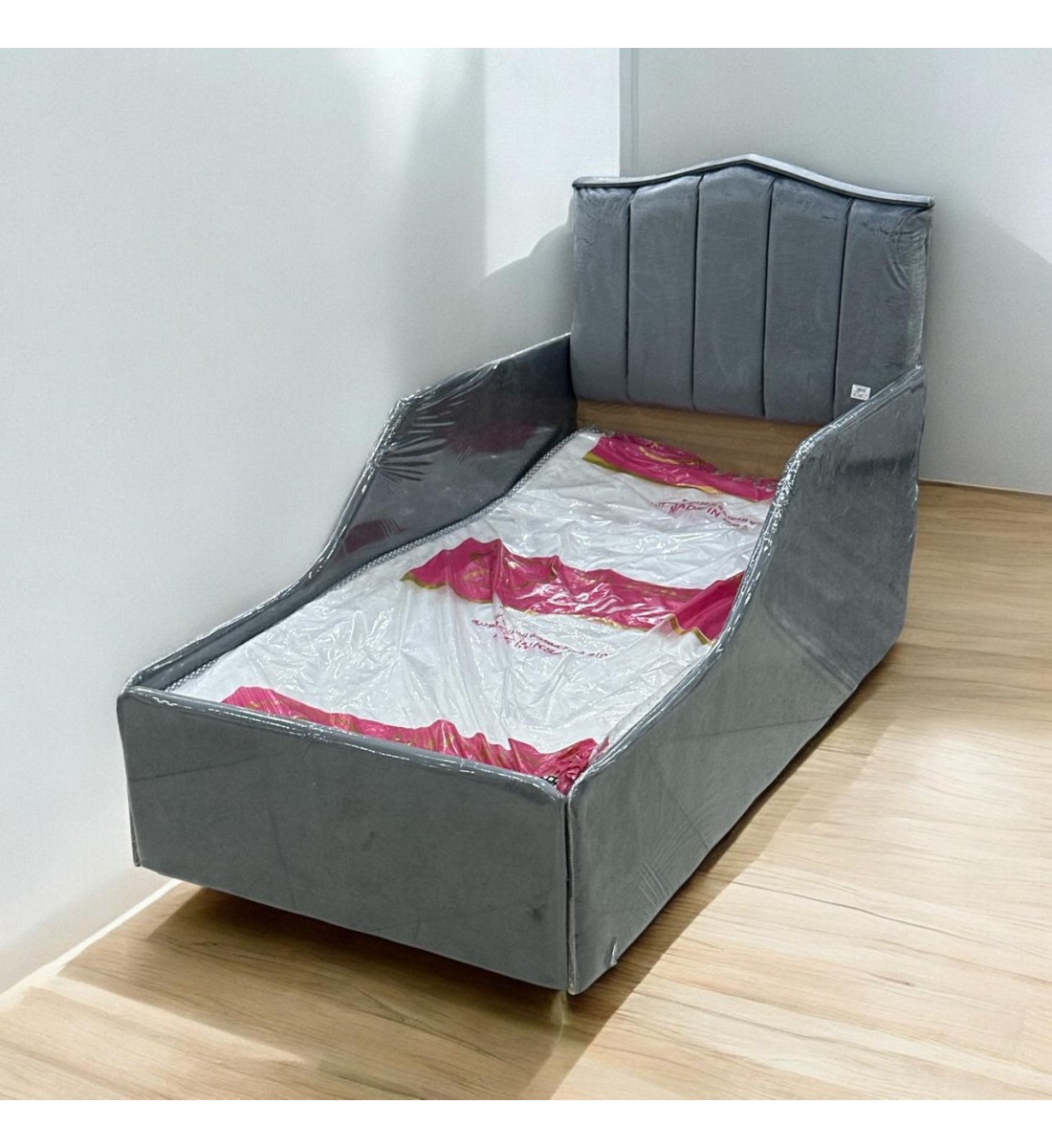 Bed with mattress, length 170 cm, width 84 cm, height 100 cm
