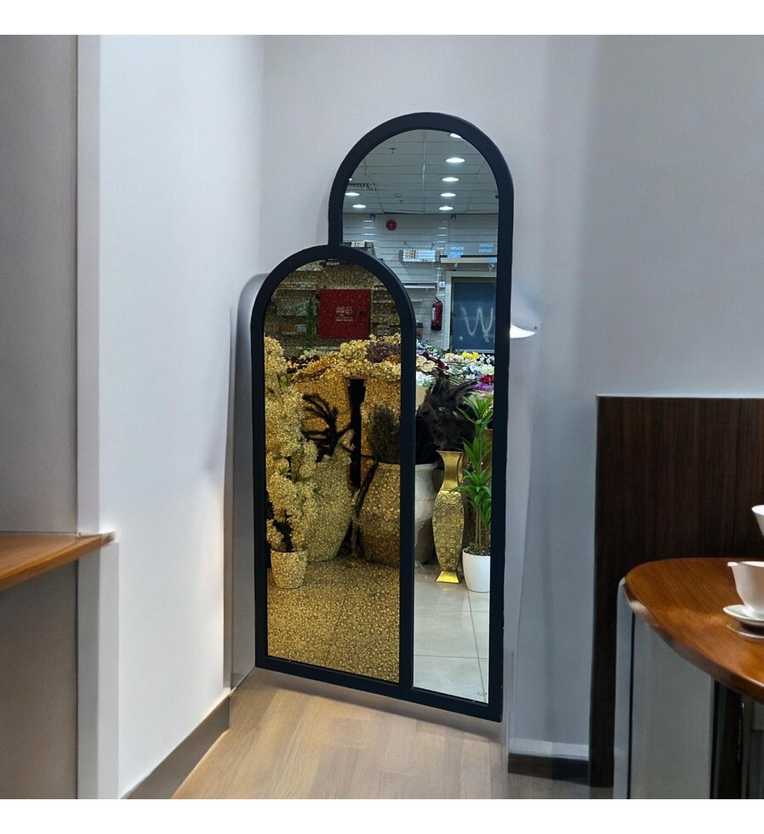 مراة قطعتين ارضيه زجاج جمب معتق ذهبي اطار خشب اسود 100×200سم مراة قطعتين ارضيه زجاج جمب معتق ذهبي اطار خشب اسود 100×200سم