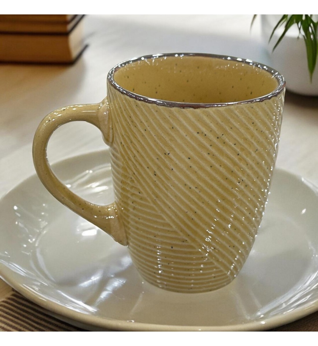 Ceramic mug for hot drinks, ribbed design, beige color, size 12x10 cm