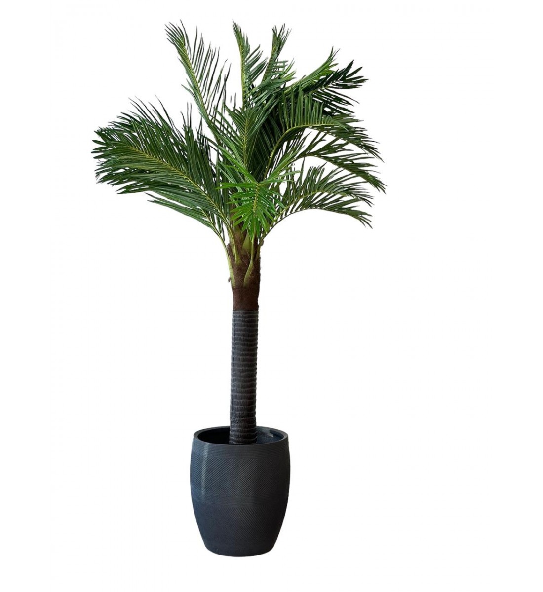 A tree decorated with palm leaves, a black stand, approximately 3 cm high