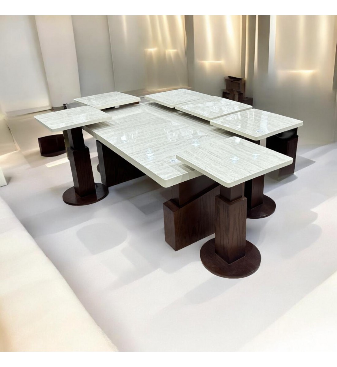 طقم طاولات قهوه وتقديم بديل الرخام  سطح ناعم 7قطع  قاعدة بني 