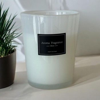  شمعة عطرية  زجاج بشكل جذاب وانيق رائحه مميزه تنعثر علي جميع المنزل بفتيلين اشنعال  حجم وسط 