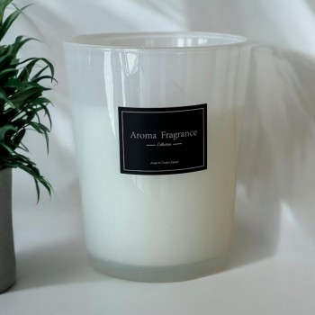  شمعة عطرية  زجاج بشكل جذاب وانيق رائحه مميزه تنعثر علي جميع المنزل بفتيلين اشنعال  حجم وسط 