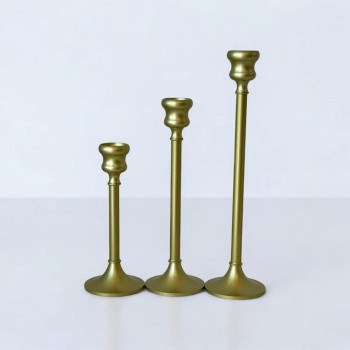 طقم شمعدان ذهبي تصميم ابتكار جذاب  ثلاث حبات 