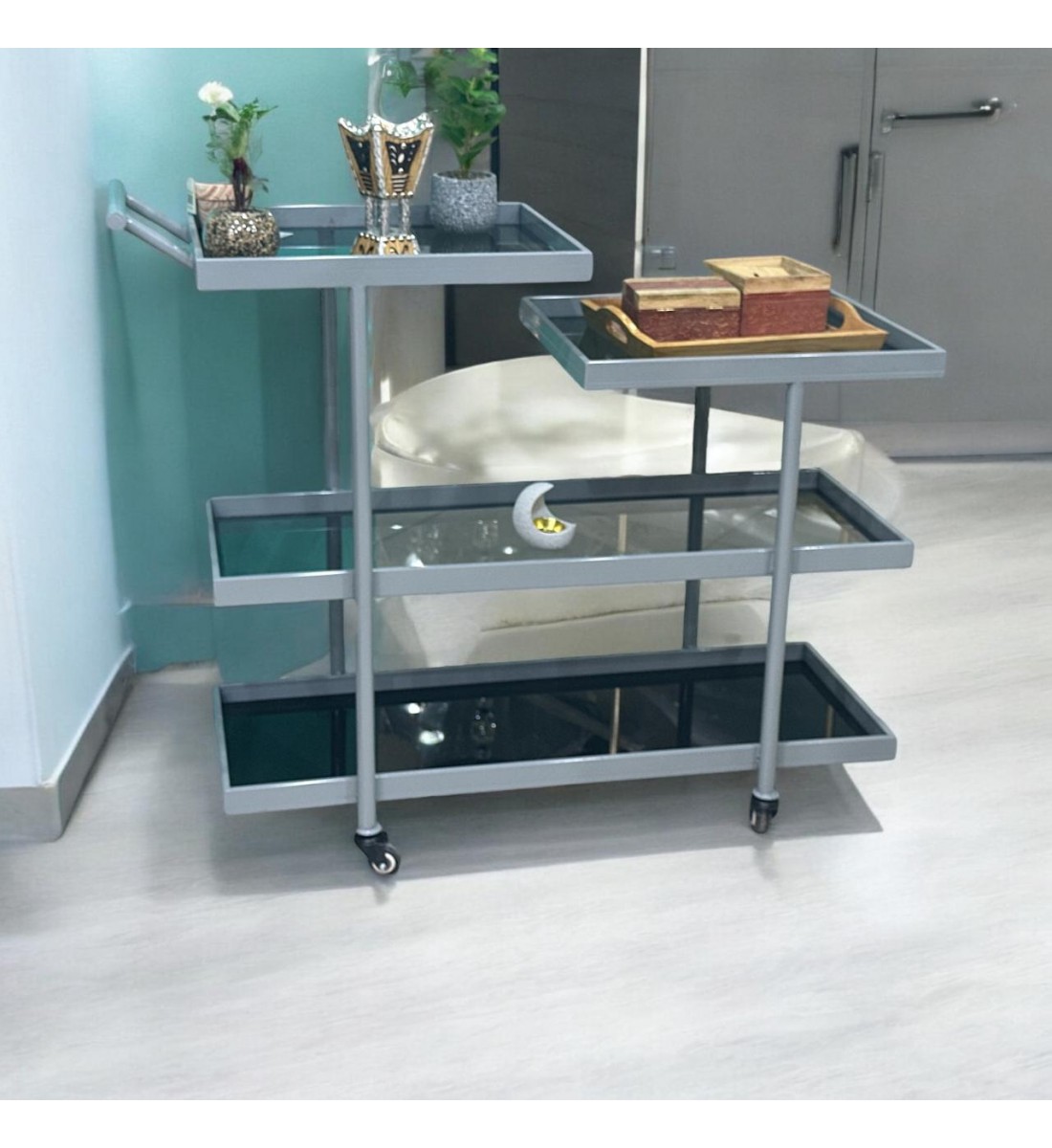 عربية تقديم 4 دور زجاج اسود جوانب حديد رصاصي عربية تقديم 4 دور زجاج اسود جوانب حديد رصاصي