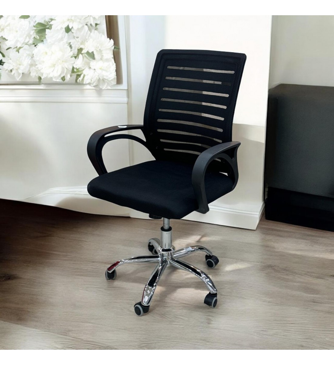 كرسي دوار شبك أسود من كاما