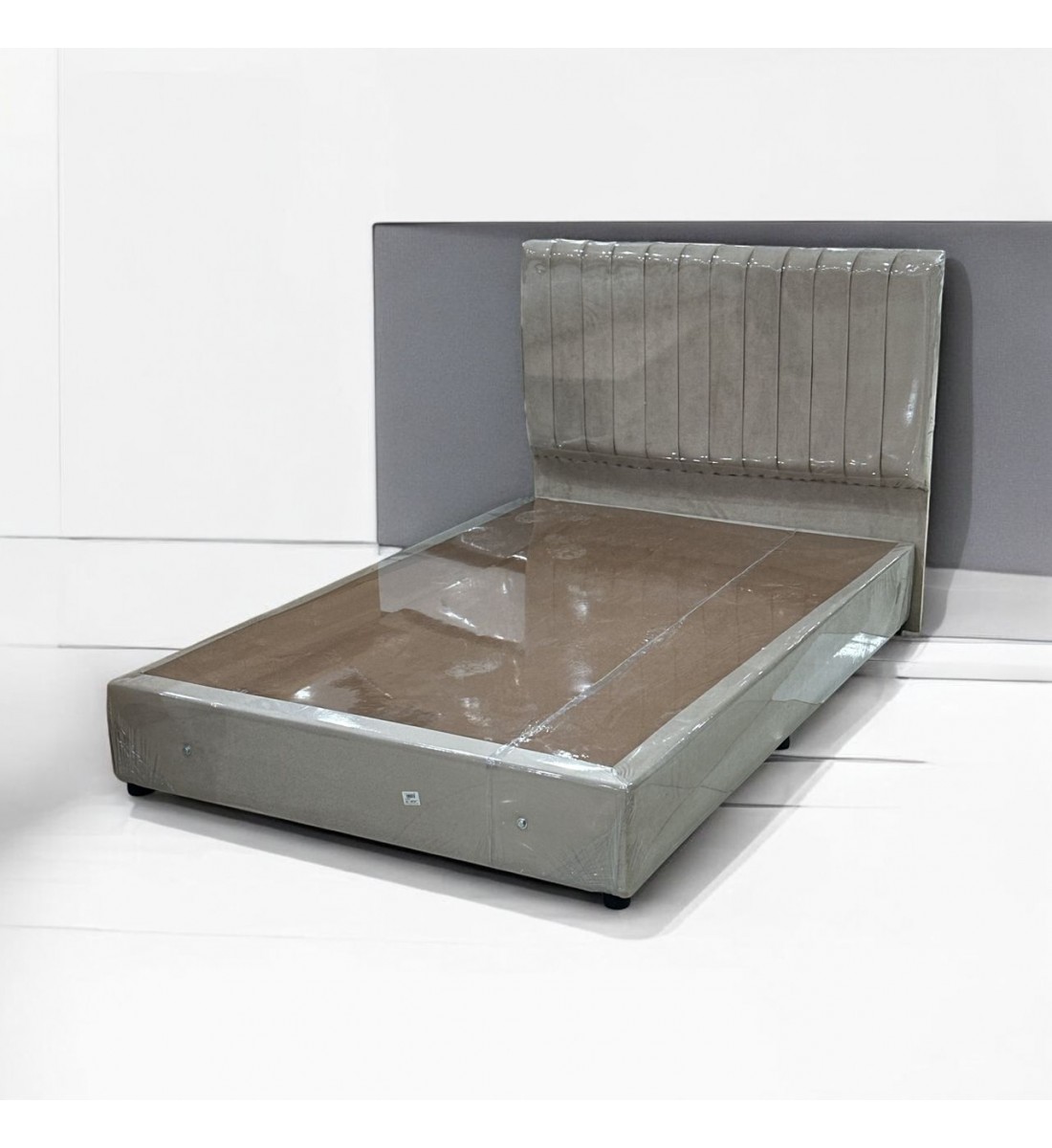 Cama individual de madera de terciopelo beige, 190 x 90 cm