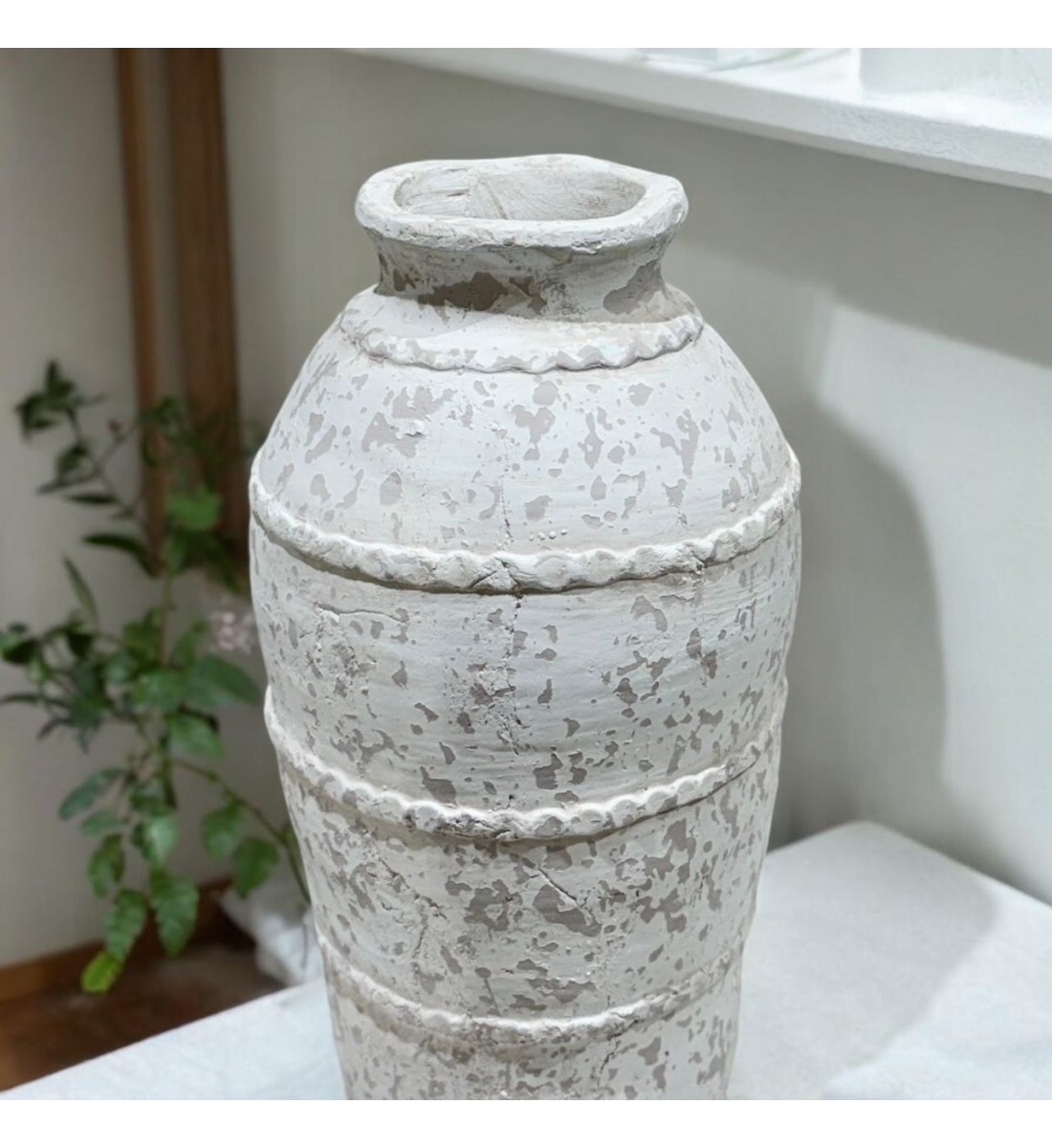 فازه سيرميك تصميم كلاسيك ابيض 42×11×11سم فازه سيرميك تصميم كلاسيك ابيض 42×11×11سم