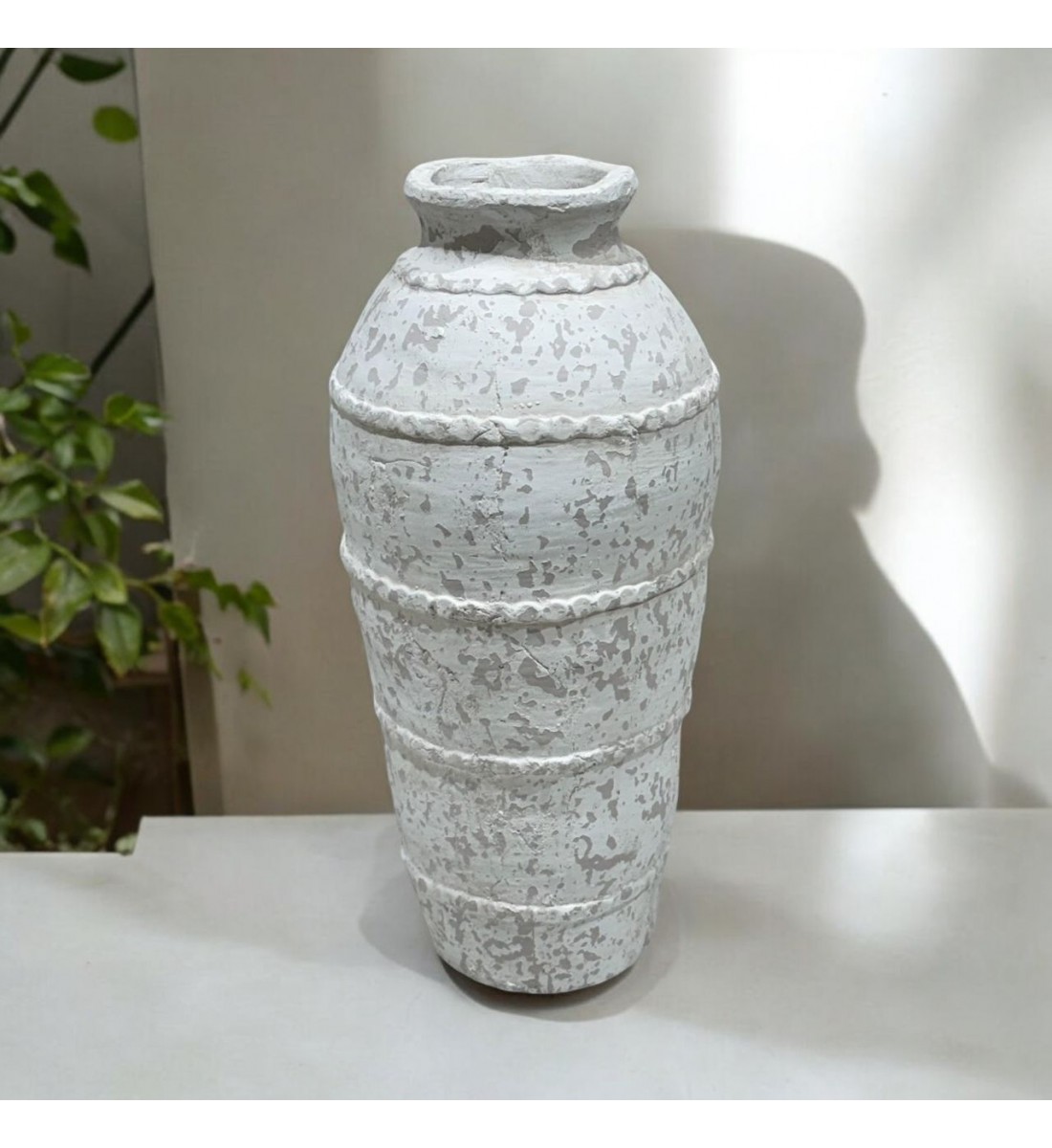 فازه سيرميك تصميم كلاسيك ابيض 42×11×11سم فازه سيرميك تصميم كلاسيك ابيض 42×11×11سم