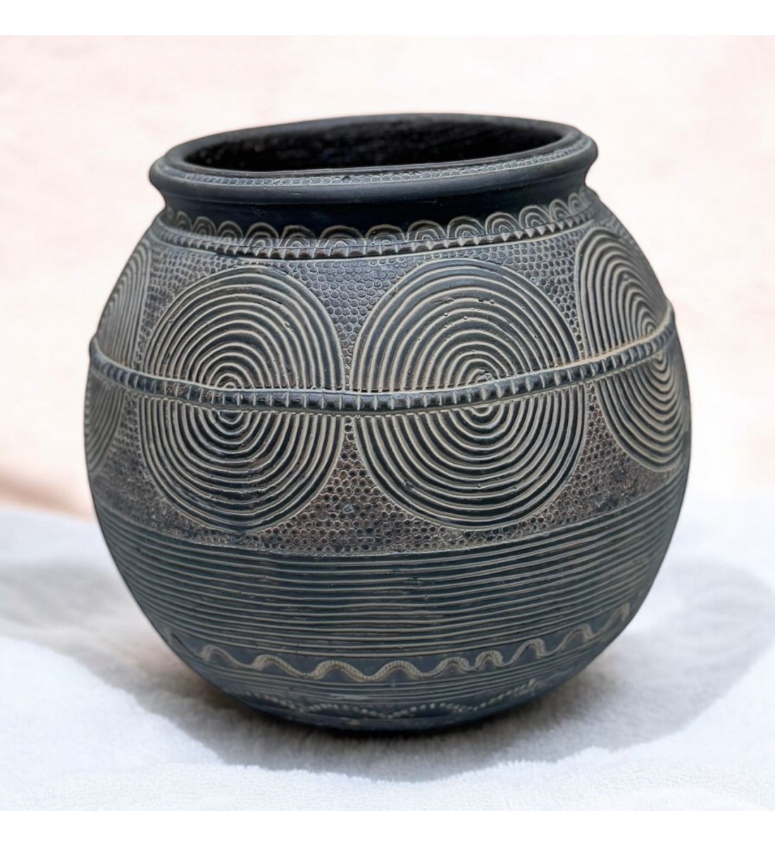 فازه سيرميك تصميم كلاسيك رصاصي 20×26×20سم فازه سيرميك تصميم كلاسيك رصاصي 20×26×20سم