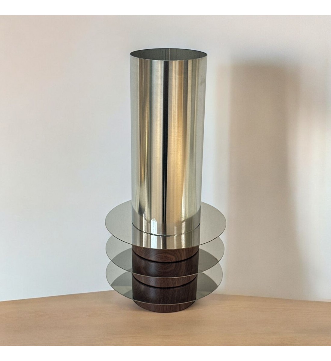 فازه سيراميك تصميم كلاسيك حديد مع خشب 30×8×8سم فازه سيراميك تصميم كلاسيك حديد مع خشب 30×8×8سم