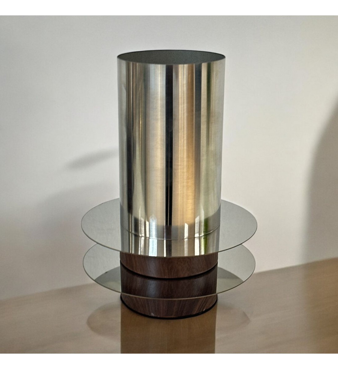 فازه سيراميك تصميم كلاسيك حديد مع خشب 20×8×8سم فازه سيراميك تصميم كلاسيك حديد مع خشب 20×8×8سم