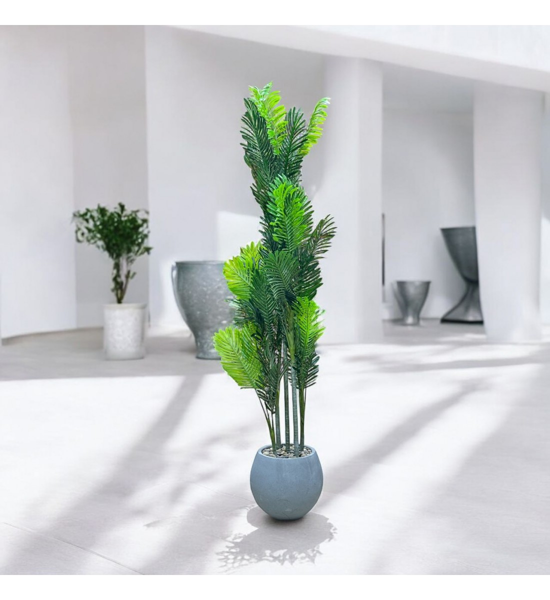 شجرة تزين اوراق النخيل مركن رصاصي ارتفاع 220سم تقريبا شجرة تزين اوراق النخيل مركن رصاصي ارتفاع 220سم تقريبا