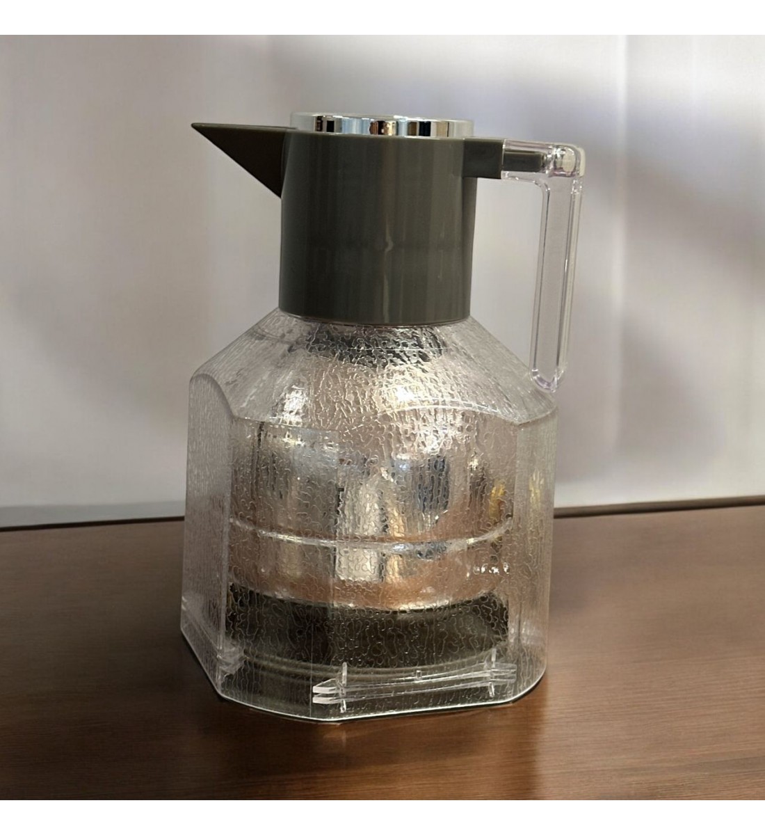 ترمس شفاف رمادي 1لتر ترمس شفاف رمادي 1لتر