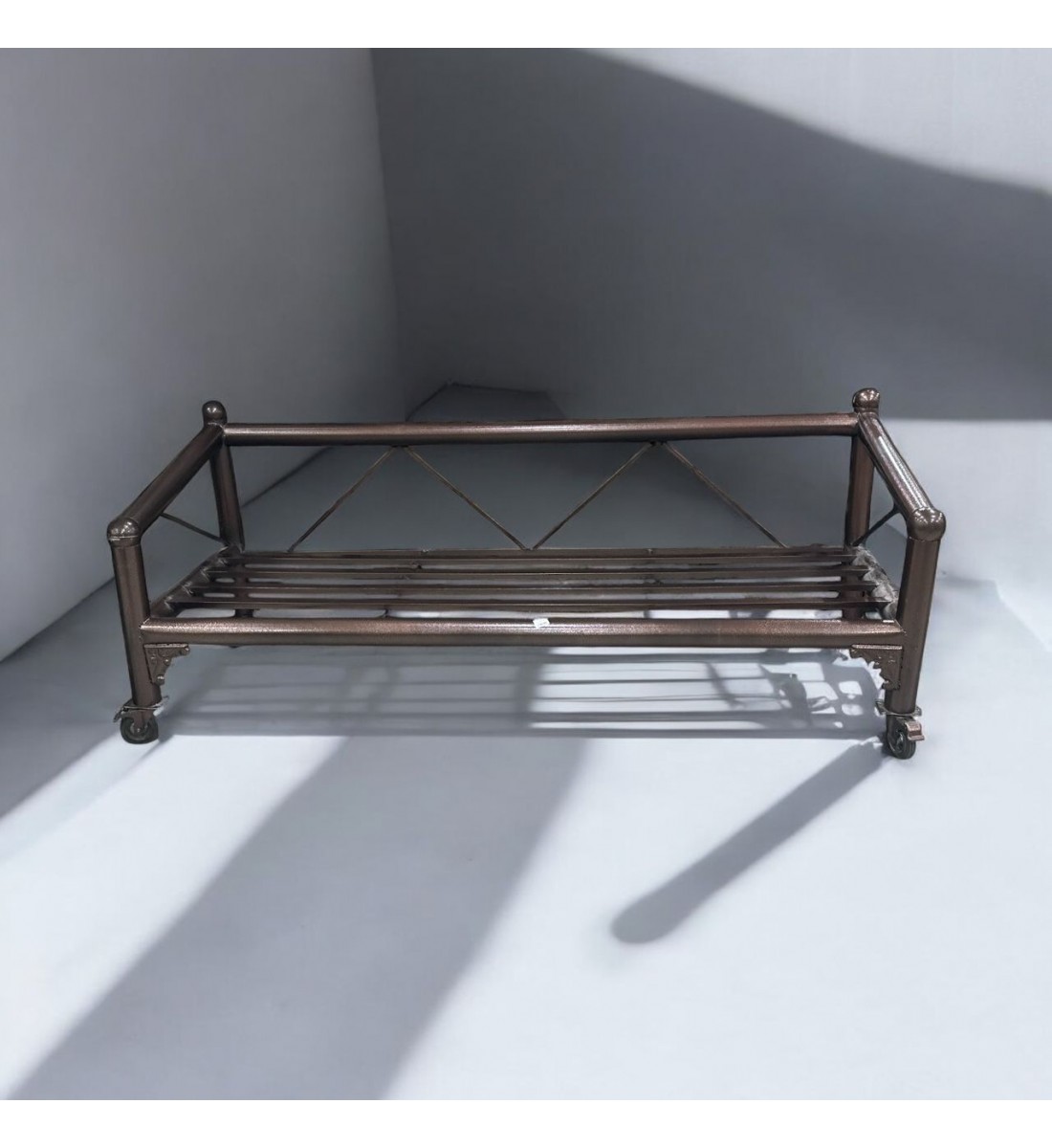 كرسي نفرين مع كفرات حديد 210×78×40سم كرسي نفرين مع كفرات حديد 210×78×40سم