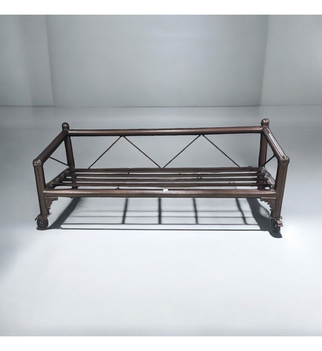 كرسي نفرين مع كفرات حديد 210×78×40سم كرسي نفرين مع كفرات حديد 210×78×40سم