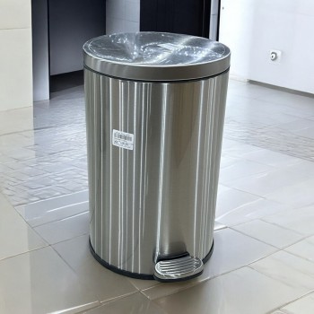 سطل مهملات - استيل  بدعاسة 12 لتر 