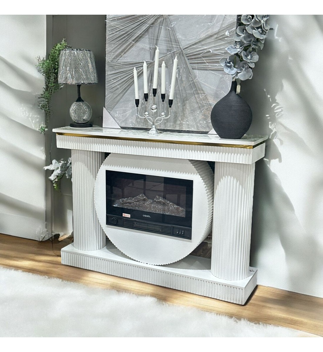 Electric heater in the shape of an entrance with an elegant and modern design, white color, size 120 x 30 x 87 cm