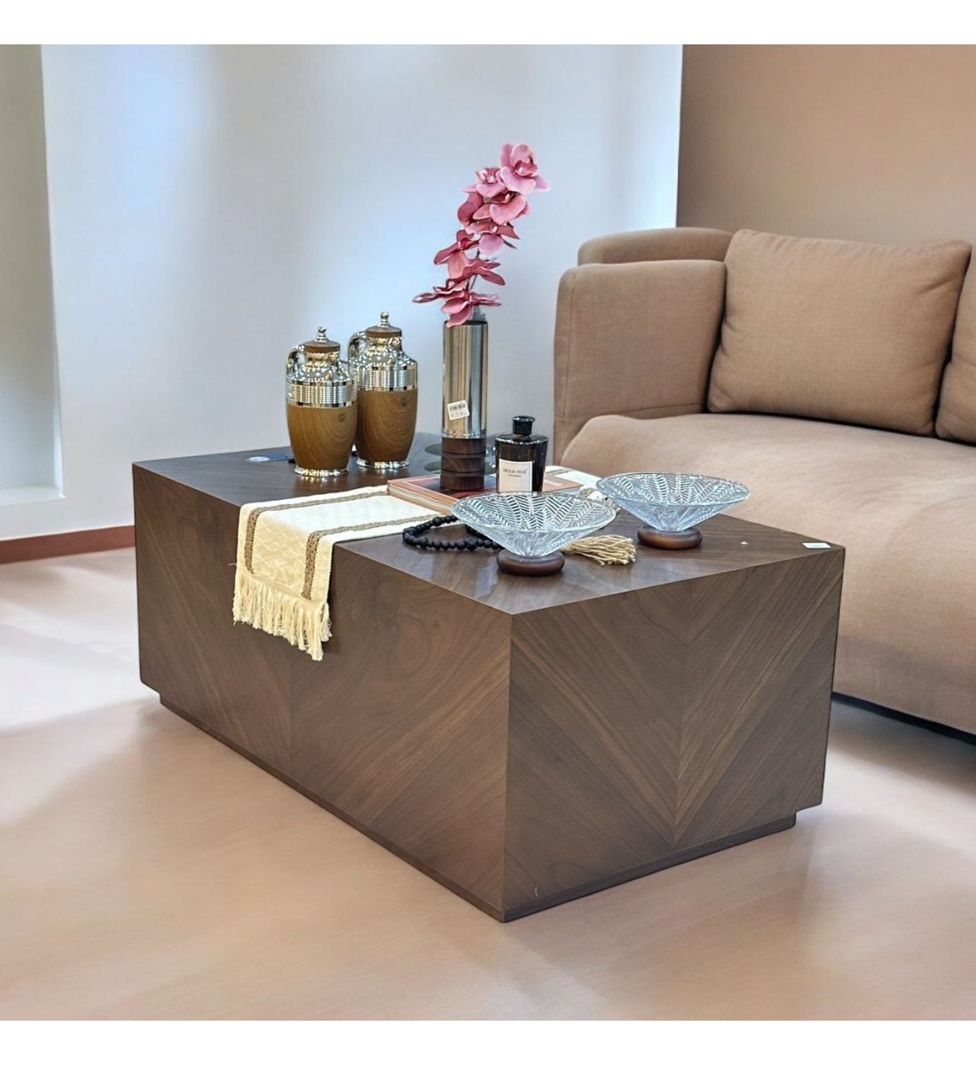 طاولة قهوة بتصميم إيطالي قشور الجوز 120×70×50سم (المنتج تفصيل ) طاولة قهوة بتصميم إيطالي قشور الجوز 120×70×50سم (المنتج تفصيل )