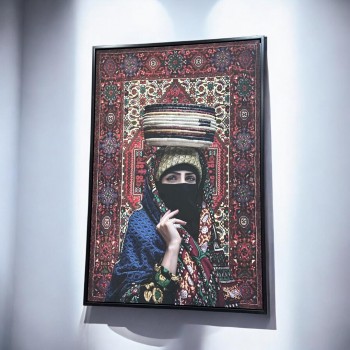 لوحه زينة حائط قماش شكل بنت باطار اسود 100×150سم 