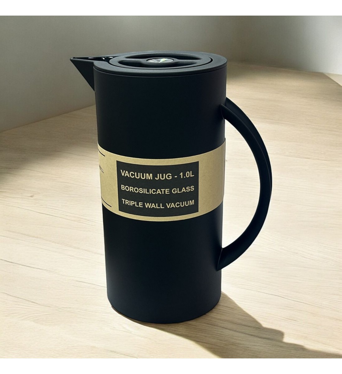 ترمس شاي وقهوة سعة 1لتر غزال اسود ترمس شاي وقهوة سعة 1لتر غزال اسود