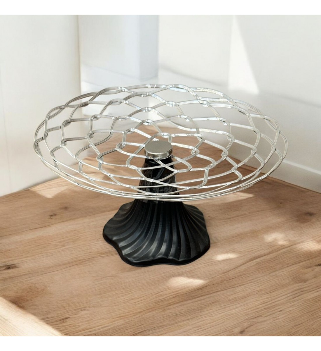 سلال فواكه معدني فضي قاعدة اسود 20×20×11سم سلال فواكه معدني فضي قاعدة اسود 20×20×11سم