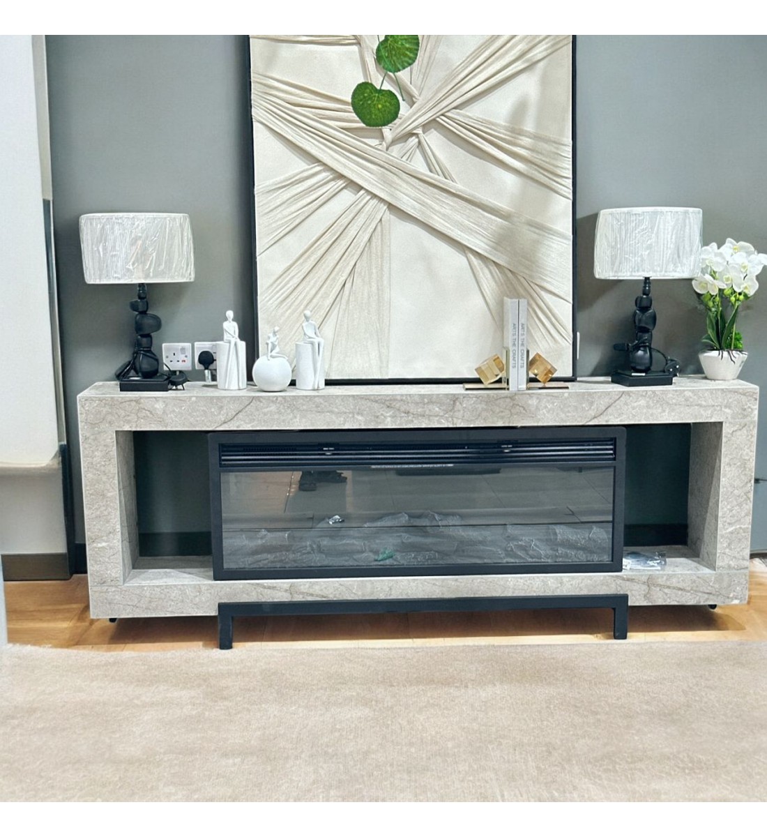 Un radiateur plasma électrique au design élégant et moderne, 200 x 76 x 34 cm