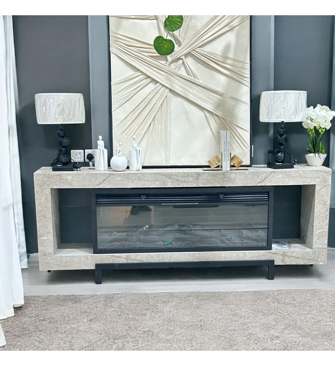 Un radiateur plasma électrique au design élégant et moderne, 200 x 76 x 34 cm