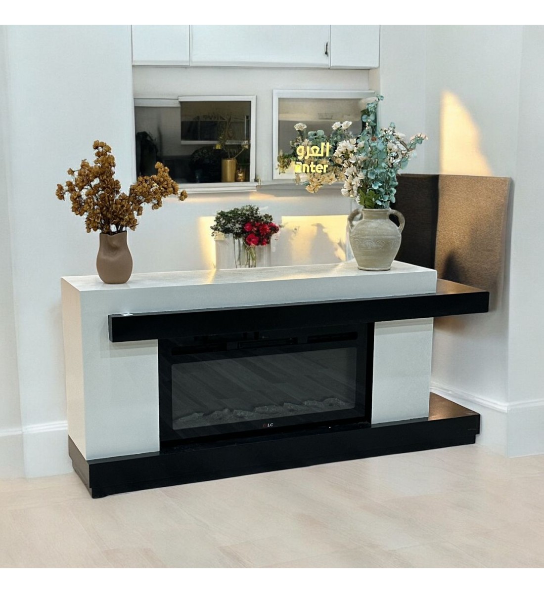 Chauffage plasma électrique au design élégant et moderne, chêne, coloris noir et beige, dimensions 180 x 80 x 40 cm