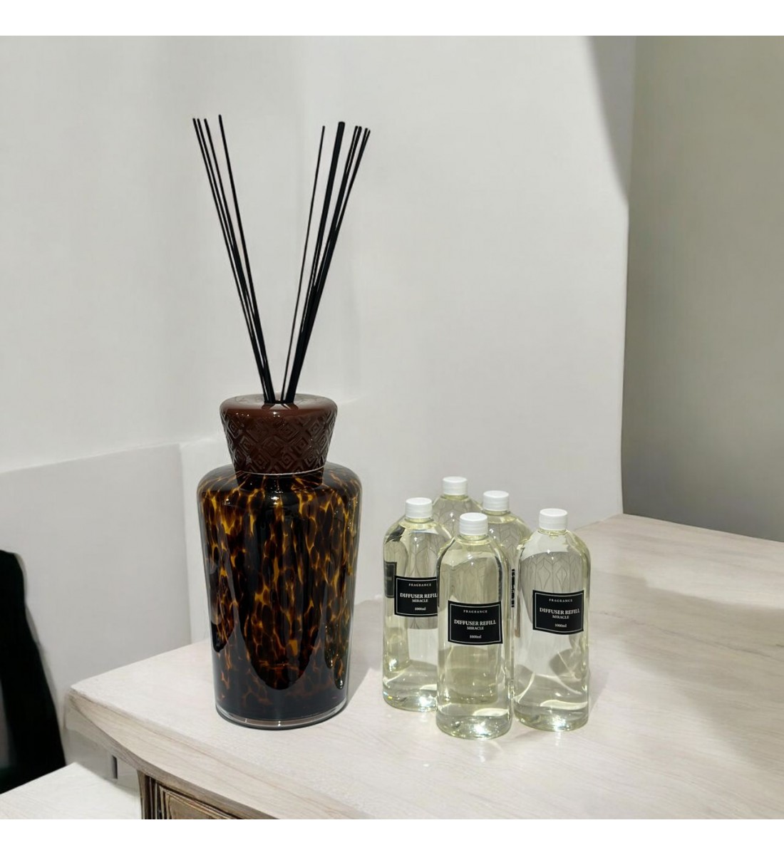 فواحه عطرية مع عيدان زجاج 5000مل  برائحه ( MIRACK) HOME FRAGRANCE