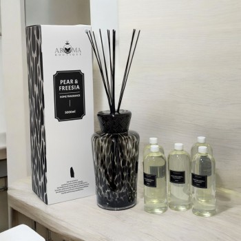 فواحه عطرية مع عيدان زجاج 5000مل  برائحه ( FRAGRANCE)HOME FRAGRANCE