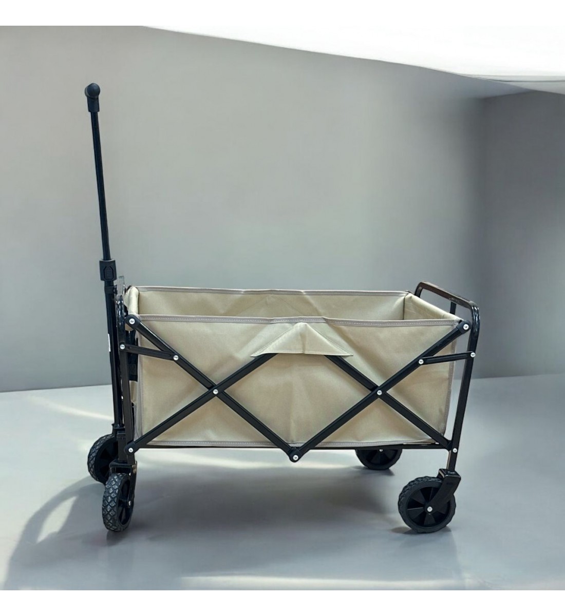 عربة مناسبة للتزه والحدائق قابلة للطي لون بيج عربة مناسبة للتزه والحدائق قابلة للطي لون بيج