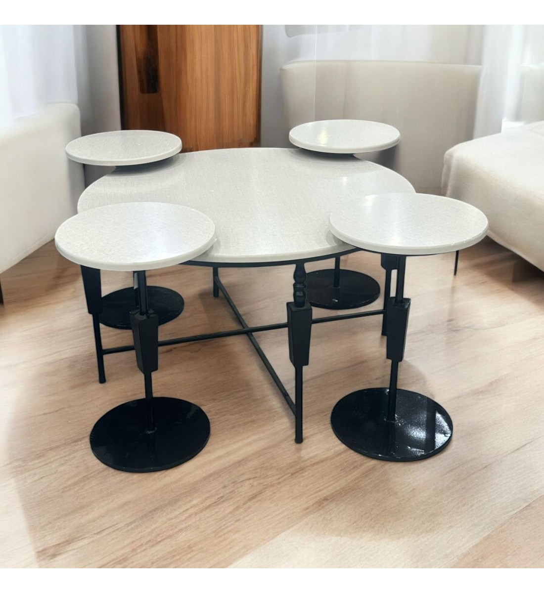 طقم طاولات خشببيج قاعدة حديد اسود ديكور 5قطع طقم طاولات خشببيج قاعدة حديد اسود ديكور 5قطع