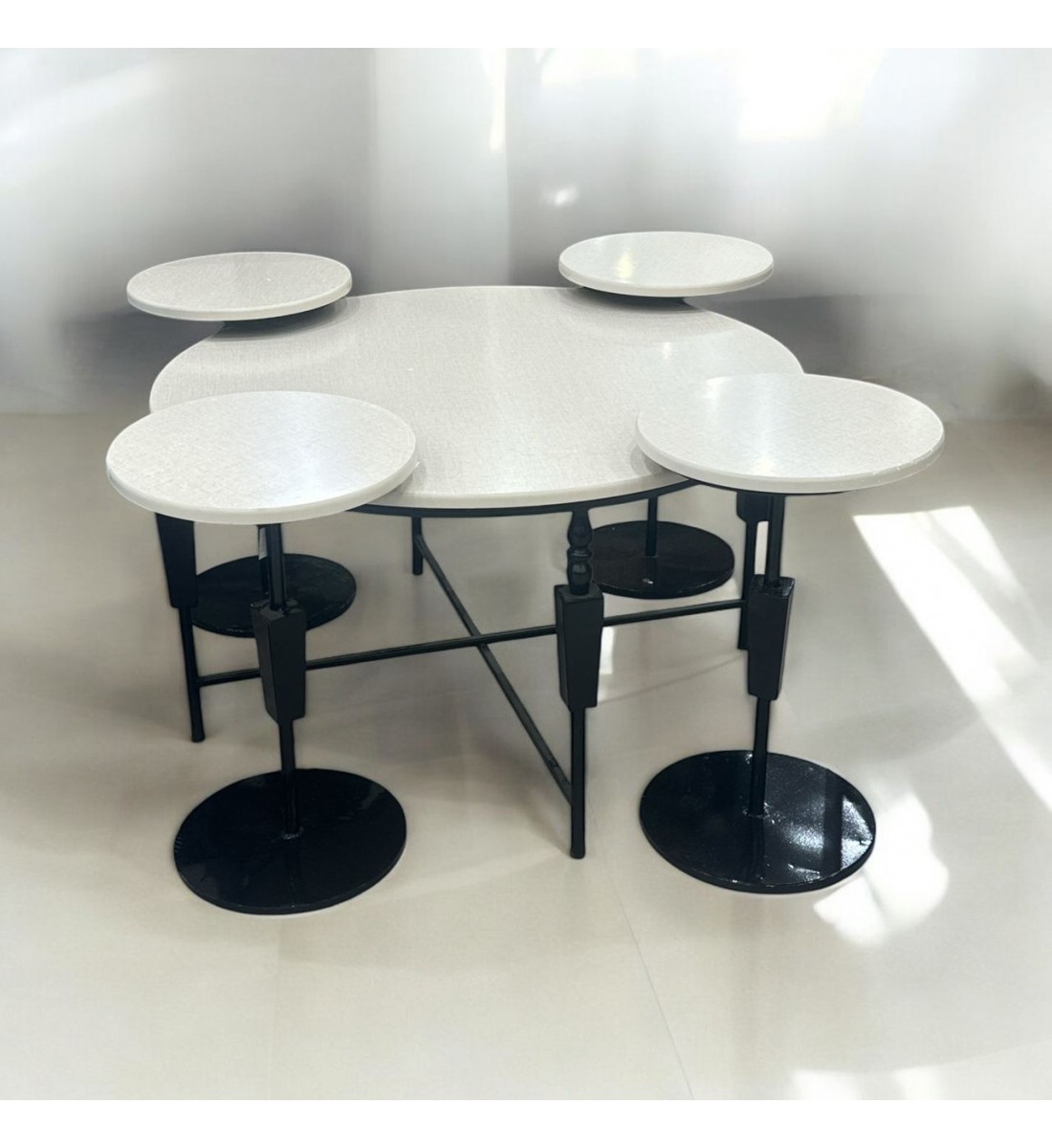 طقم طاولات خشببيج قاعدة حديد اسود ديكور 5قطع طقم طاولات خشببيج قاعدة حديد اسود ديكور 5قطع