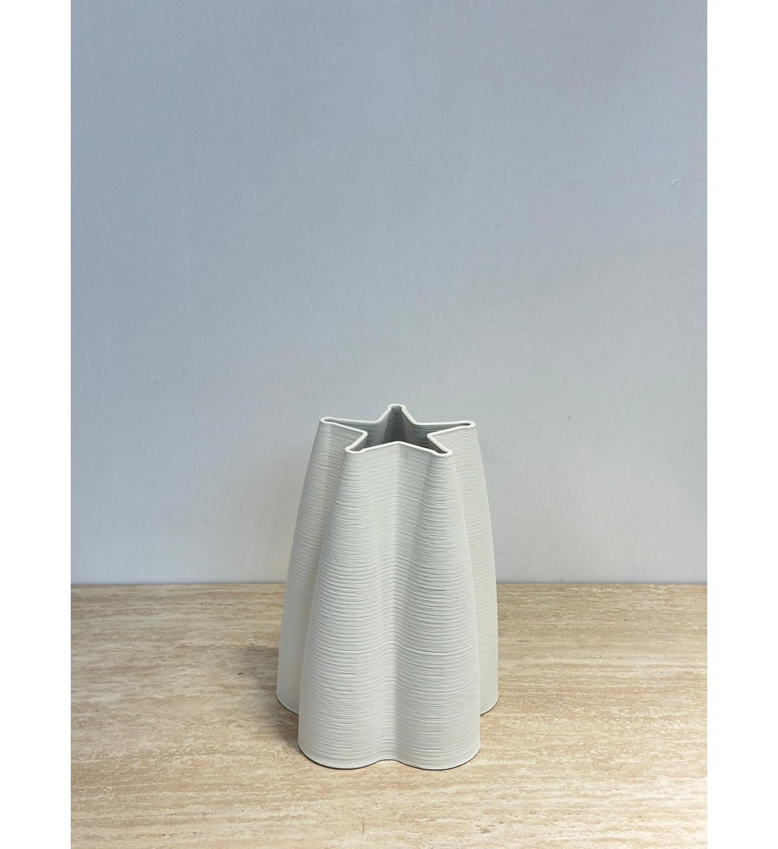 فازة سيراميك ابيض 25×9×9سم 