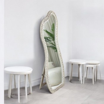 مرايا ستاند خشب بتصميم فريد باللون ابيض مقاس 180×75سم 