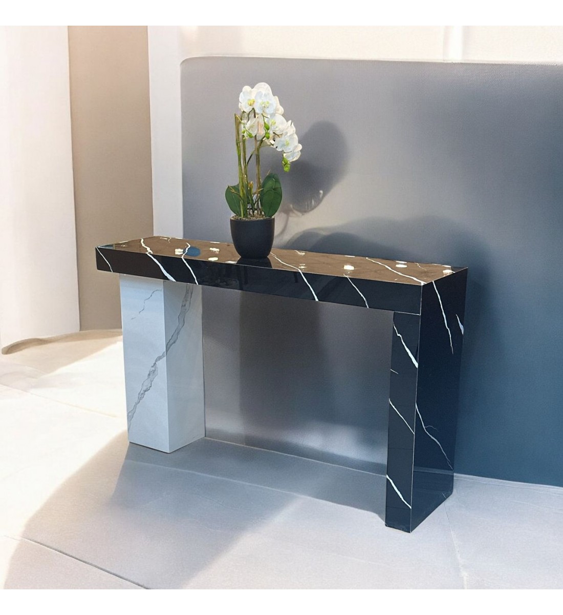 طاولة مدخل كونسول بديل الرخام تصميم أنيق لون أبيض وأسود