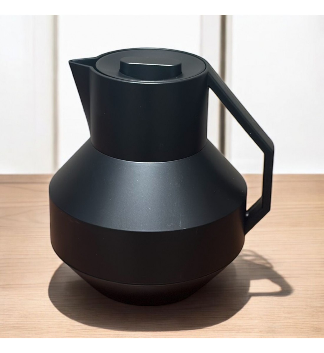 ترمس وهج اسود 1لتر ترمس وهج اسود 1لتر