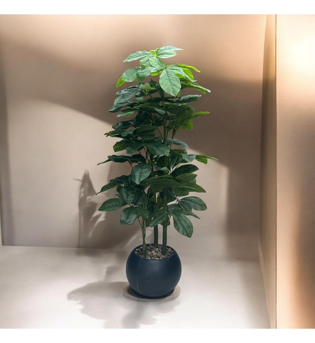 شجرة باللون الاخضر صناعية مركناسود 140سم شجرة باللون الاخضر صناعية مركناسود 140سم