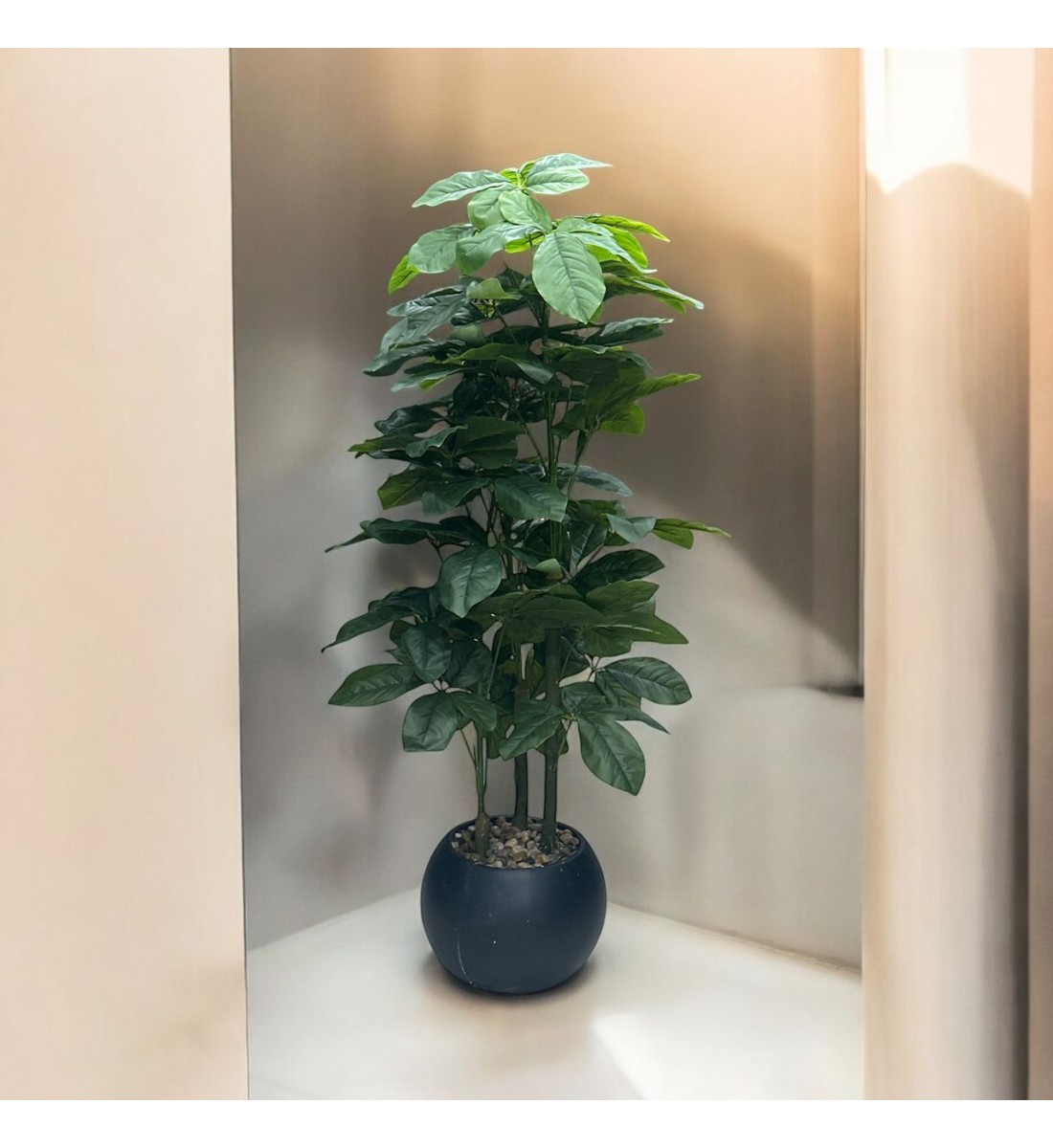 شجرة باللون الاخضر صناعية مركناسود 140سم شجرة باللون الاخضر صناعية مركناسود 140سم