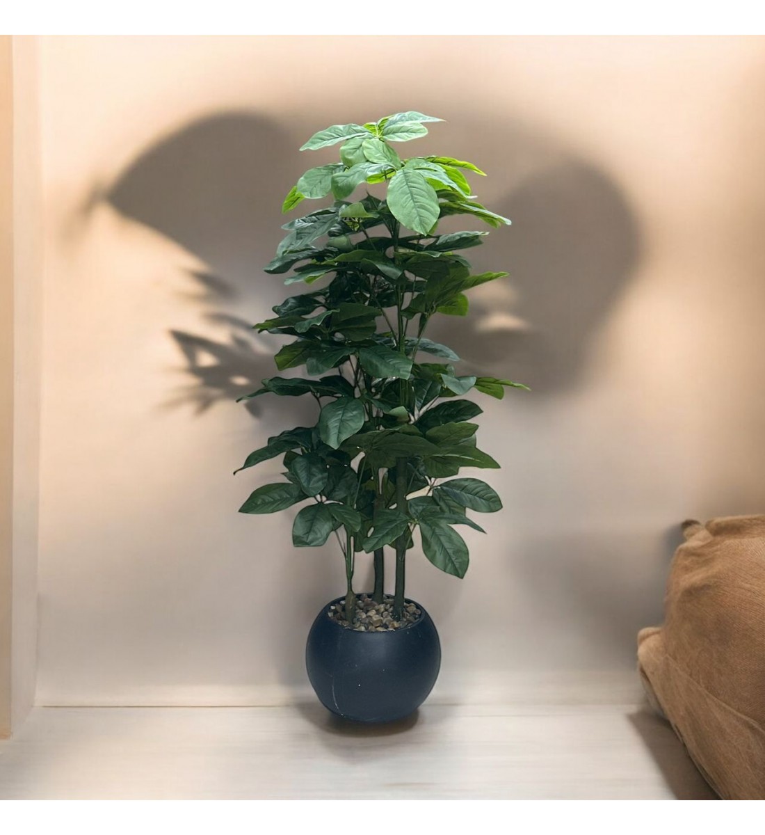 شجرة باللون الاخضر صناعية مركناسود 140سم شجرة باللون الاخضر صناعية مركناسود 140سم