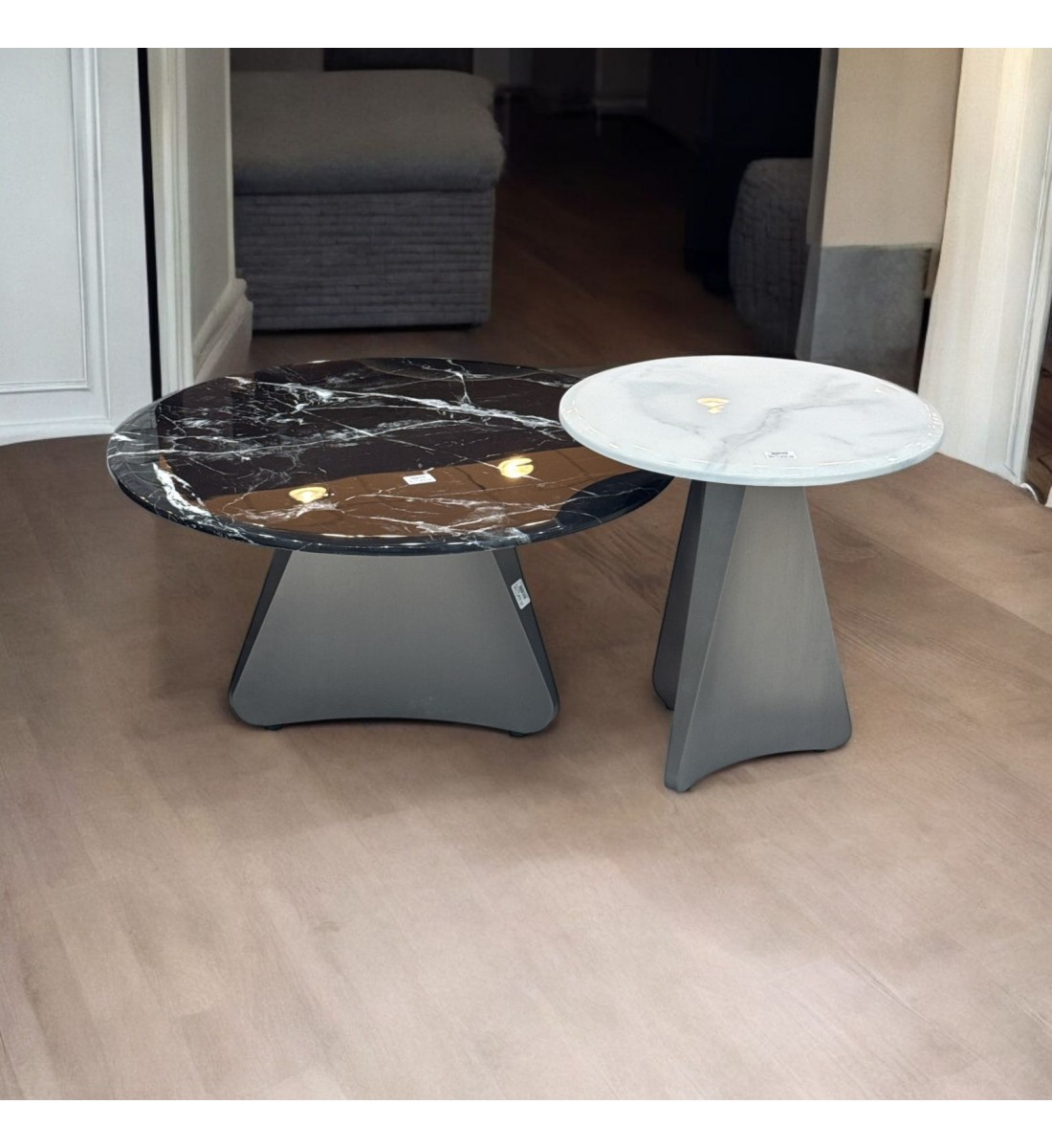 طقم طاولات قهوة من الحجر الملبد قطعتين من أدرينا طقم طاولات قهوة من الحجر الملبد قطعتين من أدرينا