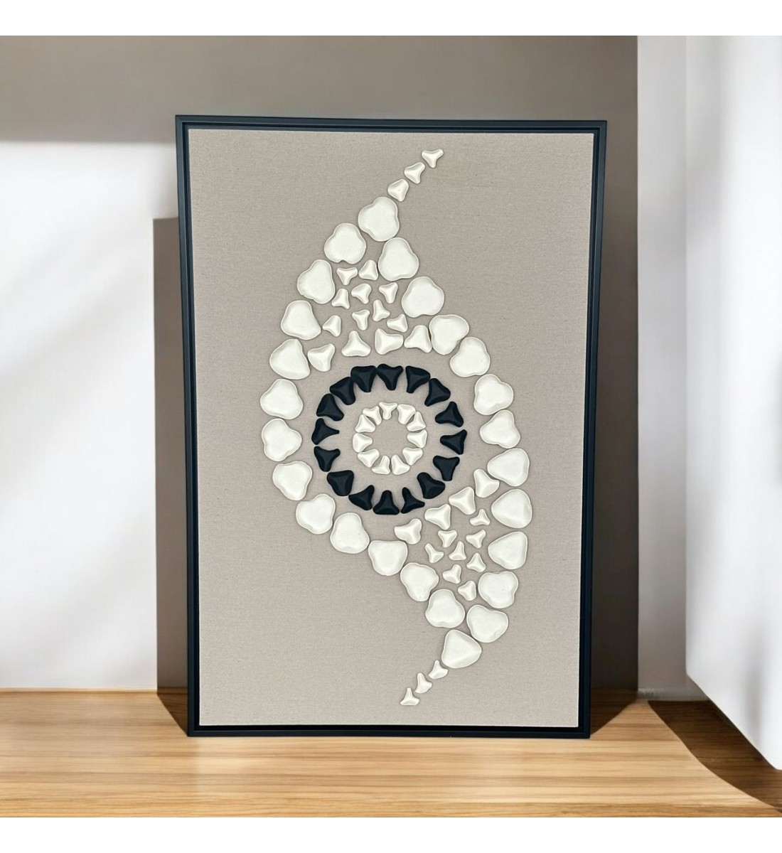 لوحة فنية بخطوط هندسية جبسية باطار اسود 100×150سم (المنتج تفصيل )