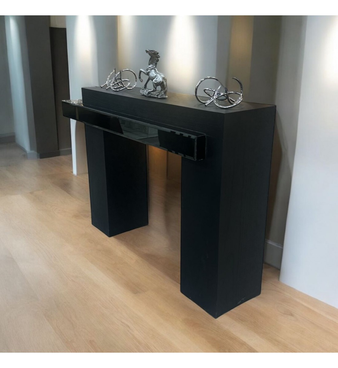 طاولة مدخل مزخرفة باللونين الأسود مرايا ، تصميم هندسي فريد، مقاس140 × 40 × 92 سم(منتج تفصيل )