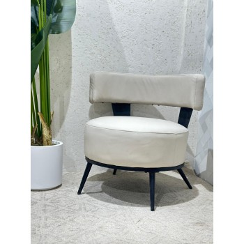 كرسي مفرد مميز بتصميم مودرن لون بيج جلد 63×68×65سم 